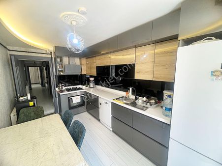 Değirmendere Cad. Üzeri Yeni Bina İskanlı Ful Yapılı 5+1 Dubleks