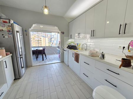 Kuşadası Ege Mah Satılık 3+1 Doğalgazlı Havuzlu Site İçerisinde Daire