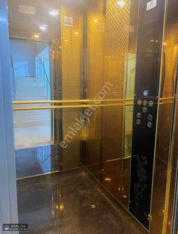 Emlak Dünyası Cağaloğlu Altında Satılık Geniş 1+1 Daire