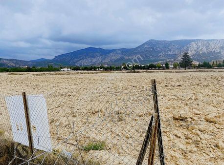 Bucak Susuz'da Antalya'ya 65km 680m2 Tek Tapu Harika Arazi