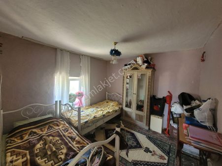 Menemen Haykıran Köyünde 810 M² Arsalı, Satılık Müstakil Ev.