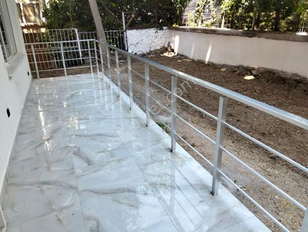 Bahçelievler Kazakistan Caddesinde Gazi Hastanesine Metroya Yakın Yapılı 90 M2 2+1 Bahçe Katı Daire