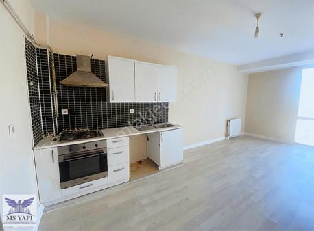 Siteiçi Metrobüse 10 Dakika Yüksek Kira Getirili 1+0 Satılık