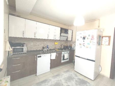 Bursa Kestel Vani Mehmet Mah'de Çamlıkta Site İçerisinde Satılık 6 Yıllık Tadilatlı 3+1 Daire