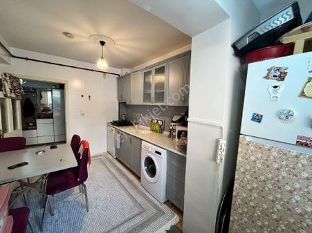 H.gazi Göbek'te 2+1 110m2 Yüksek Giriş Altında Daire Var Isı Yalıtımlı