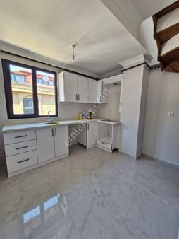 Küçükçekmece Yeşilova Mah. Satılık Ön Cephe 3+2 Sıfır Dubleks