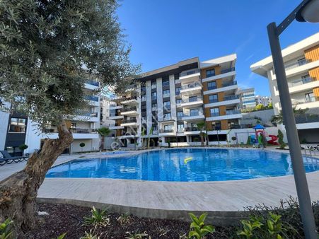 Havuzlu Sitede Sıfır 1+1 Loft Daire