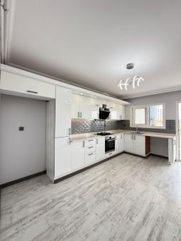 Çukurova Hasarsız 4+1+g Odalı K.mutfak Özal Blv Üzeri Satılık Daire Kacırmaaaa