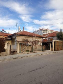 Yatırımlık Müstakil Evi Olan Arsa