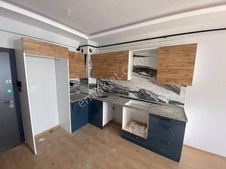 Evim-nur'dan Yenimahalle Mh 1+1 2.kat Asansörlü Balkonlu Otoparklı Daire