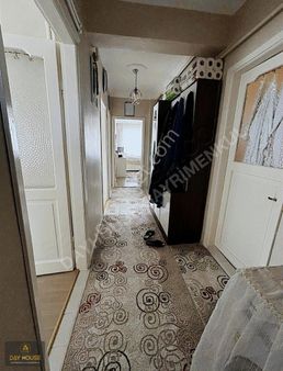 Day House Gayrimenkul Den Satılık Ara Kat Daire