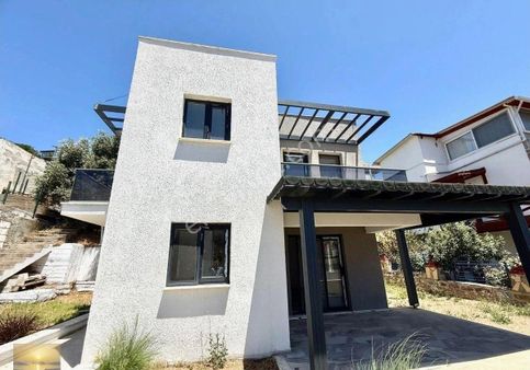 Satılık Müstakil Villa Sıfır Ev Özel Plajlı Sitede İndirimli