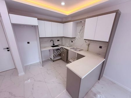 Merkezde Satılık 2+1 Arakat Ebeveyn Banyolu Sıfır Daire