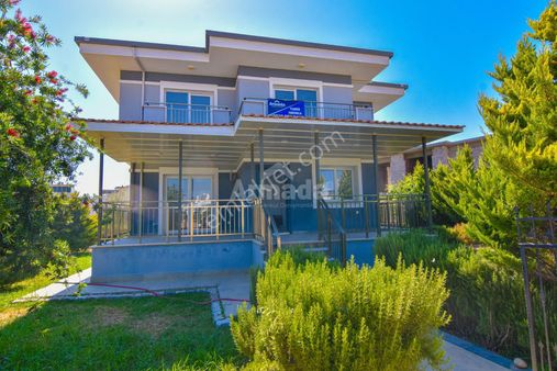 Kuşadası Güzelçamlı'da Tek Müstakil 4+1 Satılık Villa