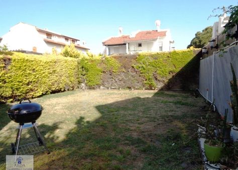 Alaçatı'da Ilıca Denize Yakın Temmuz Veya Ağustos Ayı Kiralık Bahçeli Müstakil 3+1 Lüks Villa