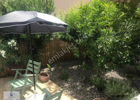 Çeşme Merkezde Marina Yakını 4+1 Bahçeli Havuzlu Avlulu Teraslı Müştemilatlı Orijinal Müstakil Taşev