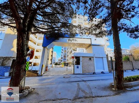 Çekmeköy 216 Sitesi Eşyalı Ve Balkonlu 1+1 Daıre 65m² Satılık