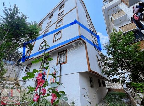 Altınşehirde Okul Ve Semt Hastanesi Dibinde 3+1 120m2 Y Giriş