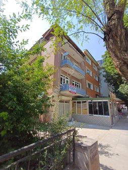 Yeşiloğlu Emlaktan Yenimahalle Merkezde Metro Yakınıında, Bakımlı,katta, 2+1 Daire.