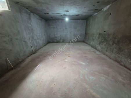 Ay Emlak'tan Armutlu Karşıyaka Mh. Tavşantepe Mevkii'nde Kiralık Elektrikli Depolar