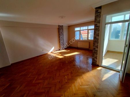 Ataşehir İçerenköy De 3+1 Arakat 125m² Kiralık Daire,
