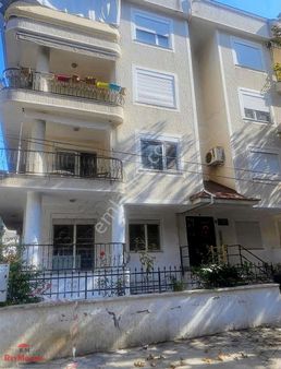 Akçay Çamlıyol Caddesinde 2007 Yapımı Denize Kordona 30 Metre