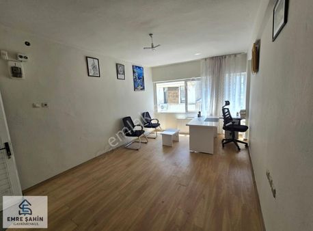 Sarraflar Çarşısı Karşısı Satılık 20 M2 Bakımlı Eşyalı Ofis