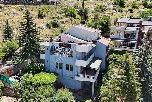 Duru Team - Talas Harman'da 3 Katlı Komple Şehir Manzaralı Villa