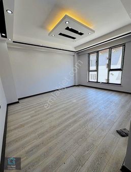 Gülpınardan Çamlıcada Kapalı Pazar Yakını Ara Kat Sıfır 3+1