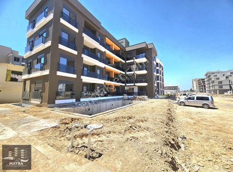 40lık Yola Cephe Yerden Isıtmalı Katta Havuzlu 1+1 Satılık Daire