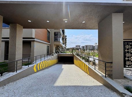 Tepe De Site İçerisin De Kiralık Lüks 3+1 Daire