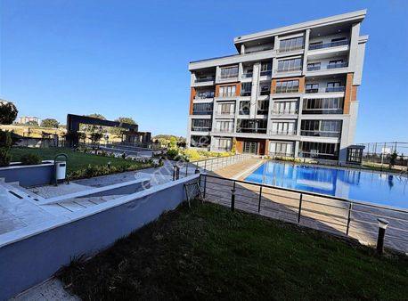 Tepe De Site İçerisin De Satılık Lüks Balkonlu 2+1 Yüksek Giriş