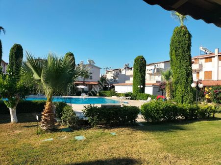 Denize 150 Metre Havuzlu Sitede Eşyalı Kiralık 4+1 Tripleks Villa