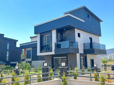 İzmir Seferihisar Doğanbey De Satılık 2+1 Yazlık Villa