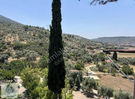 Garipoğullarından Beçinde Müstakil Behçeli İki Katlı Ev