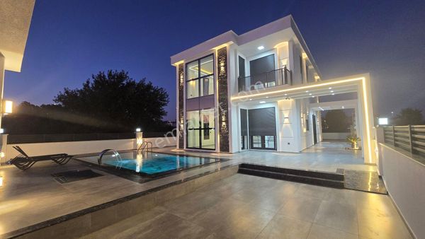 Didim Merkezi Lokasyonda 300 M2 İçinde Lüks Villa