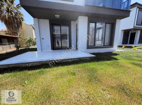 Ersan Özdemir İnşaat'tan Pelitköyde Satılık Havuzlu Villalar