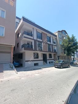 Satılık Bina 8 Daire