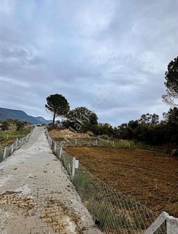 Mükemmel Konumda Hobi Bahçesi Araç Takasına Uygun