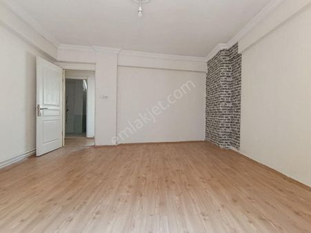 Edremit Merkezde Jeotermalli Ayrı Mutfaklı 2+1 Kelepir Daire