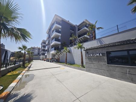 Kuşadası Değirmendere Mahallesi'nde Bahçeli Satılık 2+1 Daire