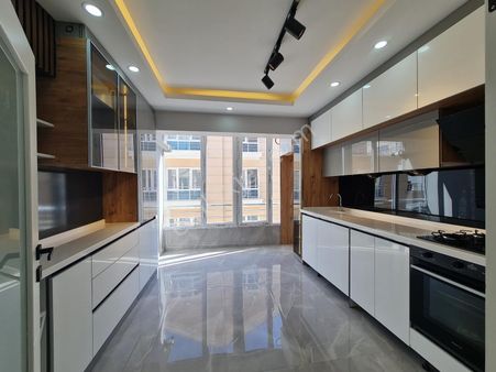 Etimesgut İstasyon Mahallesinde Ultra Full Yapılı 3+1 Satılık Daire