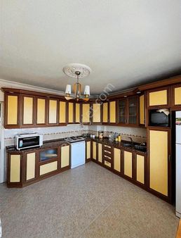 Alaşehir Çarşı Merkezde 2+1 Kapalı Mutfak Eşyalı