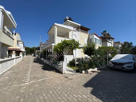 Kuşadası Davutlar’da Köşe Konum Plaja 750 Mt Satılık 3+1 Yazlık