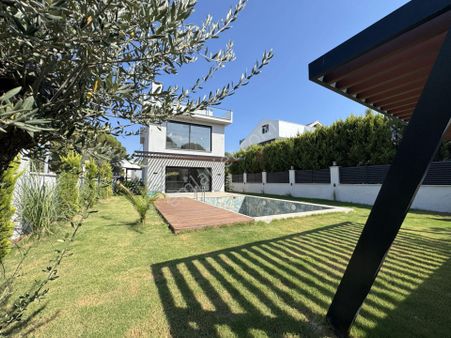 💥💥 Güç Gayrimenkul'den Güre'de Tasarım Harikası Doğa Manzaralı Havuzlu Satılık 3+1 Villa