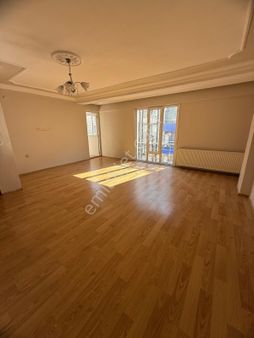 Pınar Mahallesinde 3+1 Kiralık Daire