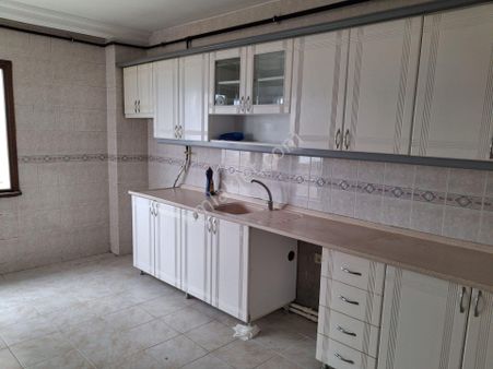 Selen Emlaktan 1 Nolu Beşirli Mahallesinde Kiralık Daire(açıklamayı Okuyunuz)