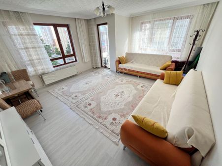 Cihandan Piri Cadde Paralelinde Katta Full Güneşli 2+1 Daire