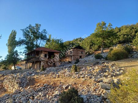 Stop’tan Vadi Manzaralı Müstakil Ev Ve Arazi