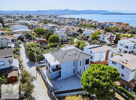 Urla Kalabak' Ta Net 165m² Hemen Taşınılabilir Boş Villa